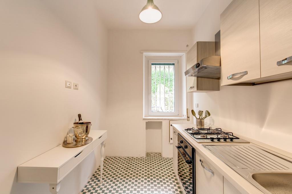Daisy Guest House Colosseo Rome Bagian luar foto