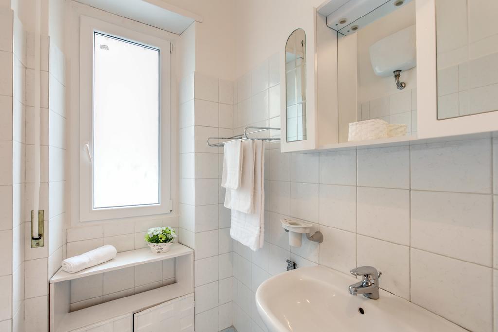 Daisy Guest House Colosseo Rome Ruang foto